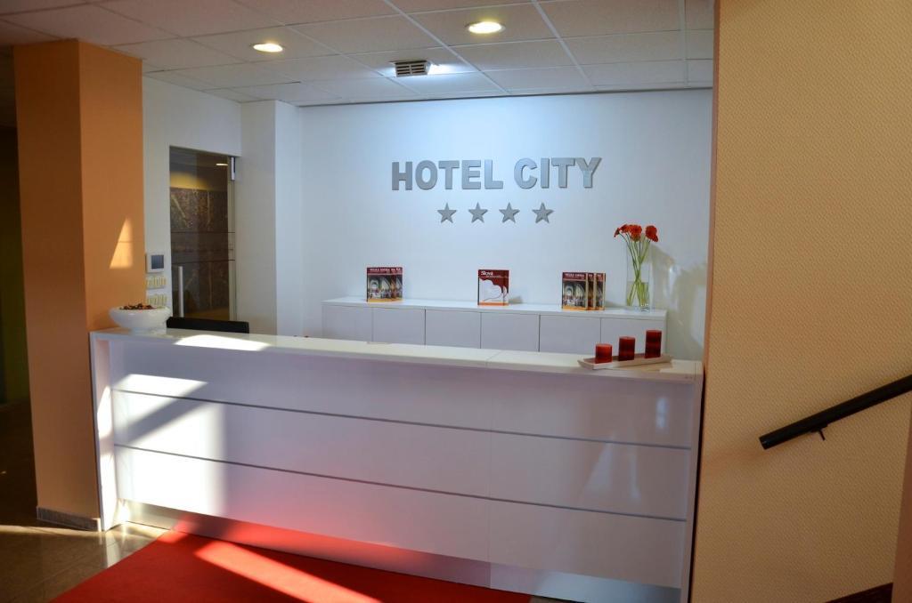 Hotel City **** ガランタ エクステリア 写真